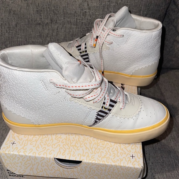 Jordan Maison Chateau Rouge Mid size 6.5Y LIKE NEW - Picture 4 of 12